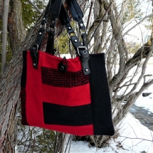 purse with handles black red 16.39a
